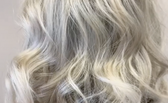 HAIR.COMPANY – Balayage by Katharina #lovehair #lovebalayage #glynt #blondhair #faceframing #curlyhair #silver #glynthair #glynt #haircompany