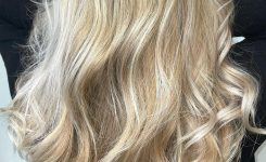 HAIR.COMPANY – Beige Blond by Nina
